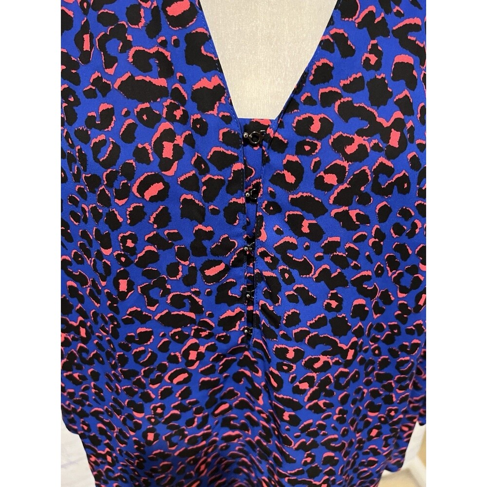 Torrid Size 0 Blue Pink Cheetah Print Blouse Top Career Lightweight Large 12 - Picture 3 of 8